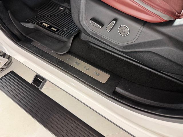 2019 Ford F-350 Super Duty Platinum 4x4 4dr Crew Cab 8 ft. LB DRW Pickup | Houston, TX | Houston Auto Credit 2019 Ford F-350 Super Duty Platinum 4x4 4dr Crew Cab 8 ft. LB DRW Pickup | Houston, TX | Houston Auto Credit