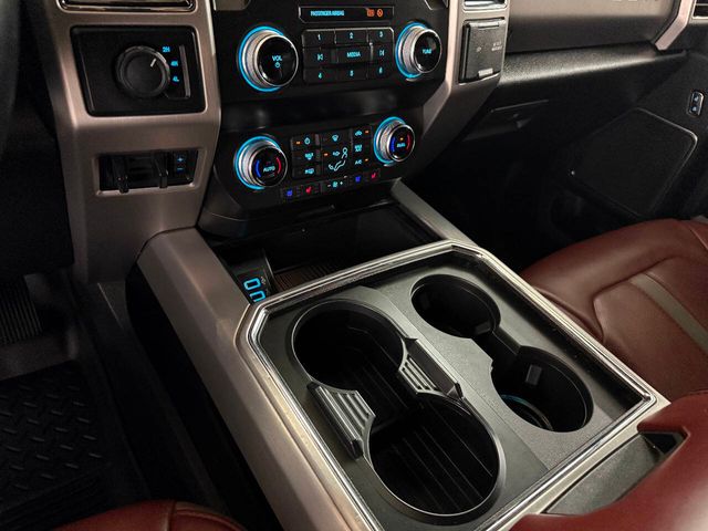 2019 Ford F-350 Super Duty Platinum 4x4 4dr Crew Cab 8 ft. LB DRW Pickup | Houston, TX | Houston Auto Credit