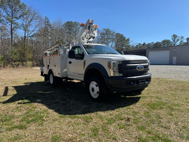 2019 Ford F-450 Super Duty Altec AT200A
