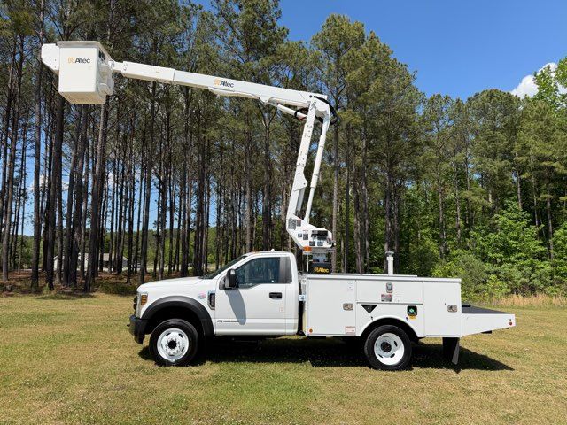 2019 Ford F-550 Super Duty Altec AT-40G