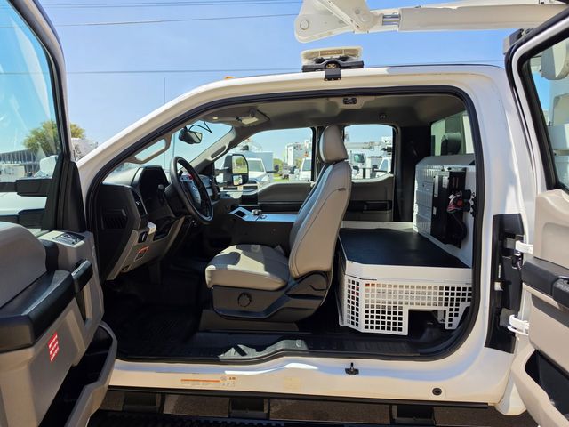 2019 Ford F550 ALTEC MATERIAL HANDLER BUCKET TRUCK 4X4 BUCKET TRUCK 6.7 POWERSTROKE ALTEC AT41M | Irving, TX | Pinnacle Trucks Dallas 2019 Ford F550 ALTEC MATERIAL HANDLER BUCKET TRUCK 4X4 BUCKET TRUCK 6.7 POWERSTROKE ALTEC AT41M | Irving, TX | Pinnacle Trucks Dallas
