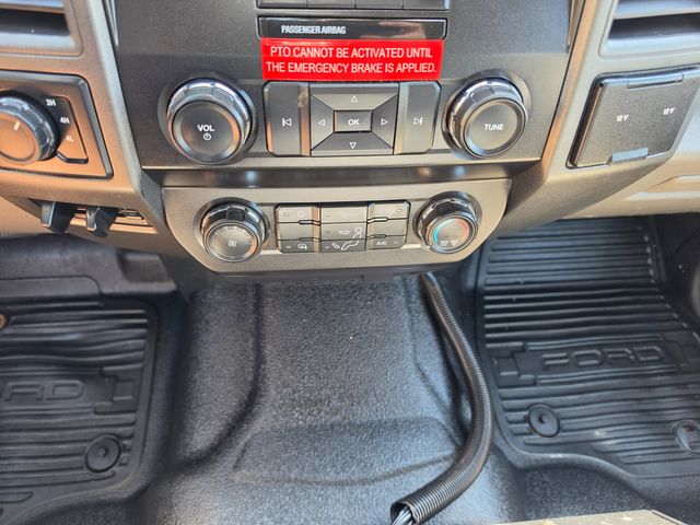 2019 Ford F550 ALTEC MATERIAL HANDLER BUCKET TRUCK 4X4 BUCKET TRUCK 6.7 POWERSTROKE ALTEC AT41M | Irving, TX | Pinnacle Trucks