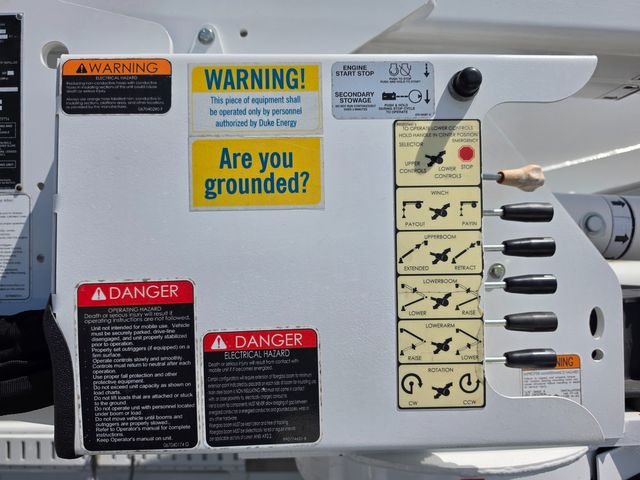 2019 Ford F550 ALTEC MATERIAL HANDLER BUCKET TRUCK 4X4 BUCKET TRUCK 6.7 POWERSTROKE ALTEC AT41M | Irving, TX | Pinnacle Trucks Dallas 2019 Ford F550 ALTEC MATERIAL HANDLER BUCKET TRUCK 4X4 BUCKET TRUCK 6.7 POWERSTROKE ALTEC AT41M | Irving, TX | Pinnacle Trucks Dallas