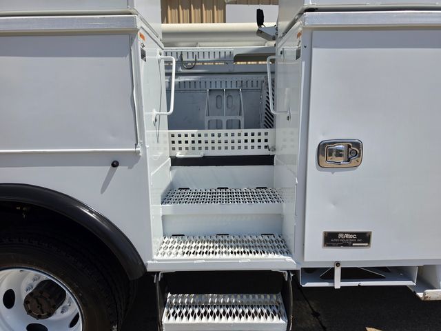 2019 Ford F550 ALTEC MATERIAL HANDLER BUCKET TRUCK 4X4 BUCKET TRUCK 6.7 POWERSTROKE ALTEC AT41M | Irving, TX | Pinnacle Trucks