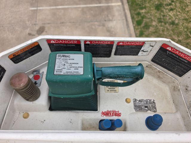 2019 Ford F550 ALTEC MATERIAL HANDLER BUCKET TRUCK 4X4 BUCKET TRUCK 6.7 POWERSTROKE ALTEC AT41M | Irving, TX | Pinnacle Trucks Dallas