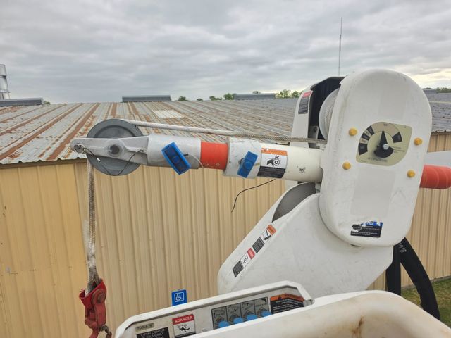 2019 Ford F550 ALTEC MATERIAL HANDLER BUCKET TRUCK 4X4 BUCKET TRUCK 6.7 POWERSTROKE ALTEC AT41M | Irving, TX | Pinnacle Trucks Dallas 2019 Ford F550 ALTEC MATERIAL HANDLER BUCKET TRUCK 4X4 BUCKET TRUCK 6.7 POWERSTROKE ALTEC AT41M | Irving, TX | Pinnacle Trucks Dallas