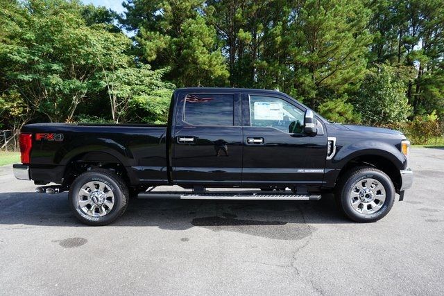2019 Ford Super Duty F-350 SRW Pickup LARIAT