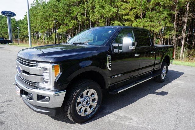 2019 Ford Super Duty F-350 SRW Pickup LARIAT