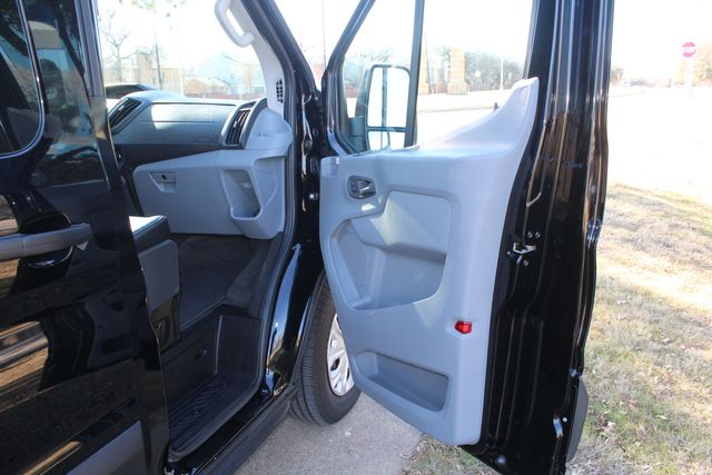 2019 Ford Transit 350 XLT Med Roof 15 Passenger Van | Irving, Texas | Lonestar Automart Inc. 2019 Ford Transit 350 XLT Med Roof 15 Passenger Van | Irving, Texas | Lonestar Automart Inc.