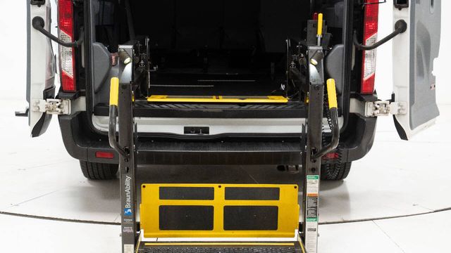 2019 Ford Transit 350 XLT 3dr LWB Medium Roof Passenger Van w/Sli... | Houston, TX | Houston Auto Credit 2019 Ford Transit 350 XLT 3dr LWB Medium Roof Passenger Van w/Sli... | Houston, TX | Houston Auto Credit