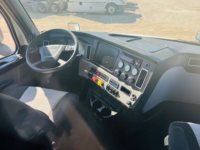 2019 Freightliner CASCADIA 126-APU | Dallas, TX | Infinity Trucks 2019 Freightliner CASCADIA 126-APU | Dallas, TX | Infinity Trucks