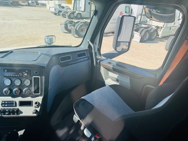 2019 Freightliner CASCADIA 126  | Dallas, TX | Infinity Trucks
