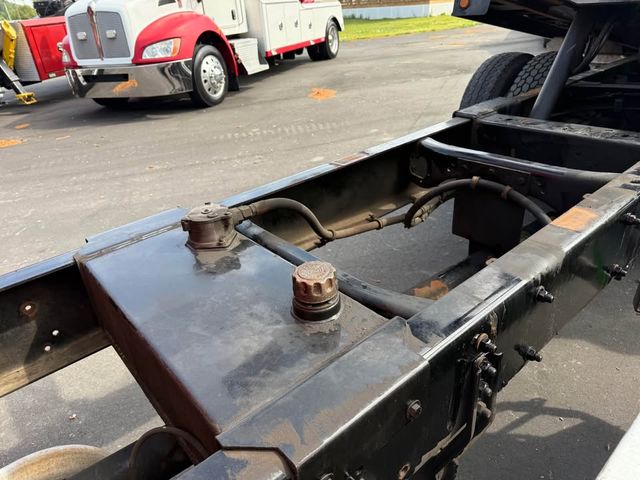 2019 Freightliner M106