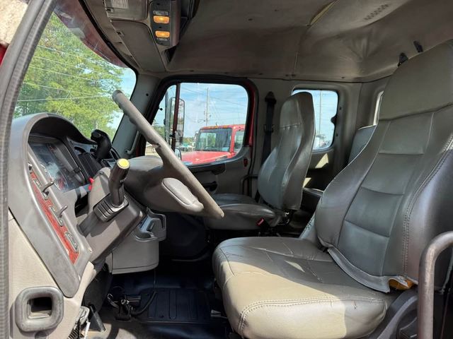 2019 Freightliner M106