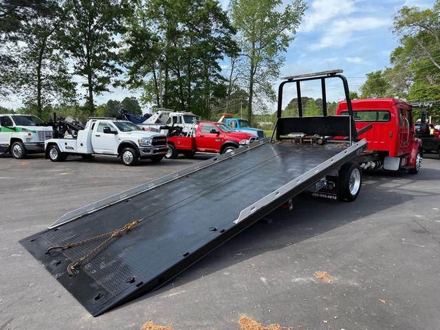 2019 Freightliner M106