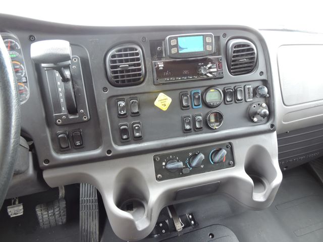 2019 Freightliner M2106 Box Truck 