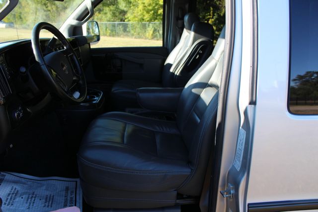 2019 GMC Savana 4x4 Explorer 2500 | Roscoe, IL | Autoland Outlets 2019 GMC Savana 4x4 Explorer 2500 | Roscoe, IL | Autoland Outlets