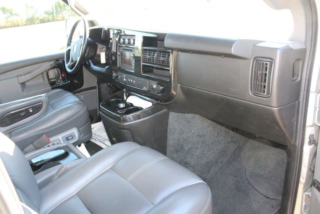 2019 GMC Savana 4x4 Explorer 2500 | Roscoe, IL | Autoland Outlets 2019 GMC Savana 4x4 Explorer 2500 | Roscoe, IL | Autoland Outlets