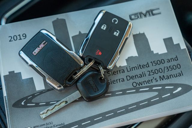 2019 GMC Sierra 2500HD Denali 4X4 / 1-OWNER / DURAMAX PLUS PKG | Austin, TX | Rocky Mountain Truck Stop Austin 2019 GMC Sierra 2500HD Denali 4X4 / 1-OWNER / DURAMAX PLUS PKG | Austin, TX | Rocky Mountain Truck Stop Austin