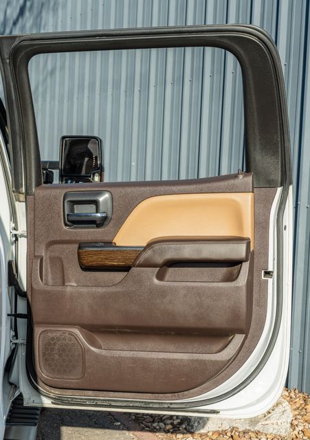 2019 GMC Sierra 2500HD Denali 4X4 / DURAMAX PLUS / LOADED / REG SERVICE | Austin, TX | Rocky Mountain Truck Stop Austin 2019 GMC Sierra 2500HD Denali 4X4 / DURAMAX PLUS / LOADED / REG SERVICE | Austin, TX | Rocky Mountain Truck Stop Austin