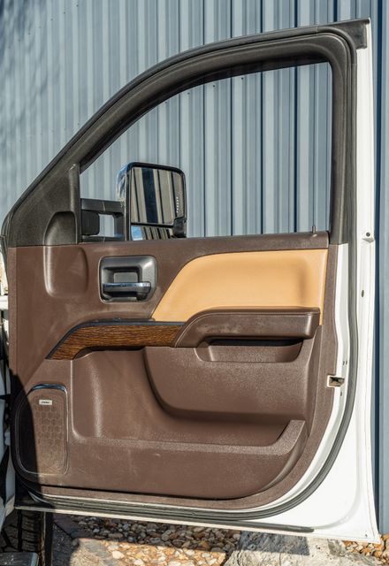 2019 GMC Sierra 2500HD Denali 4X4 / DURAMAX PLUS / LOADED / REG SERVICE | Austin, TX | Rocky Mountain Truck Stop Austin 2019 GMC Sierra 2500HD Denali 4X4 / DURAMAX PLUS / LOADED / REG SERVICE | Austin, TX | Rocky Mountain Truck Stop Austin