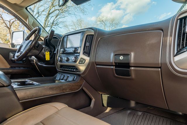 2019 GMC Sierra 2500HD Denali 4X4 / DURAMAX PLUS / LOADED / REG SERVICE | Austin, TX | Rocky Mountain Truck Stop Austin 2019 GMC Sierra 2500HD Denali 4X4 / DURAMAX PLUS / LOADED / REG SERVICE | Austin, TX | Rocky Mountain Truck Stop Austin