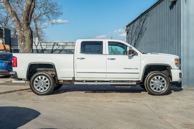 2019 GMC Sierra 2500HD Denali 4X4 / DURAMAX PLUS / LOADED / REG SERVICE | Austin, TX | Rocky Mountain Truck Stop Austin
