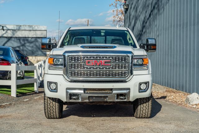 2019 GMC Sierra 2500HD Denali 4X4 / DURAMAX PLUS / LOADED / REG SERVICE | Austin, TX | Rocky Mountain Truck Stop Austin 2019 GMC Sierra 2500HD Denali 4X4 / DURAMAX PLUS / LOADED / REG SERVICE | Austin, TX | Rocky Mountain Truck Stop Austin