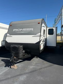 2019 Heartland Pioneer 250RL  | Clearwater, Florida | R.V. World Inc in Clearwater, Florida 33764