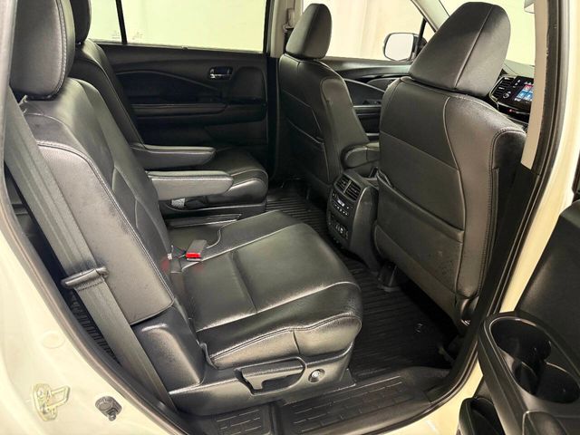 2019 Honda Pilot Touring w/Rear Captain's Chairs | Houston, TX | Houston Auto Credit 2019 Honda Pilot Touring w/Rear Captain's Chairs | Houston, TX | Houston Auto Credit