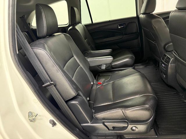 2019 Honda Pilot Touring w/Rear Captain's Chairs | Houston, TX | Houston Auto Credit 2019 Honda Pilot Touring w/Rear Captain's Chairs | Houston, TX | Houston Auto Credit