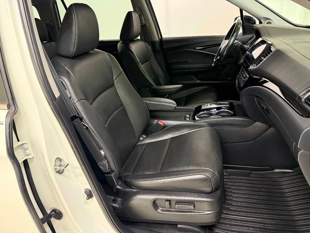 2019 Honda Pilot Touring w/Rear Captain's Chairs | Houston, TX | Houston Auto Credit 2019 Honda Pilot Touring w/Rear Captain's Chairs | Houston, TX | Houston Auto Credit