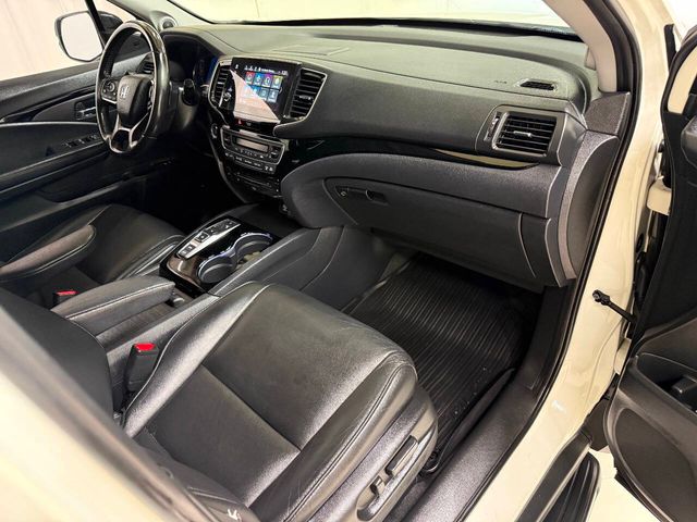 2019 Honda Pilot Touring w/Rear Captain's Chairs | Houston, TX | Houston Auto Credit 2019 Honda Pilot Touring w/Rear Captain's Chairs | Houston, TX | Houston Auto Credit