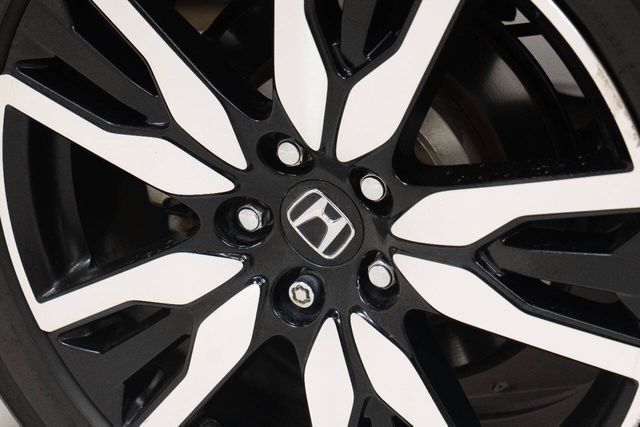 2019 Honda Pilot Touring w/Rear Captain's Chairs | Houston, TX | Houston Auto Credit 2019 Honda Pilot Touring w/Rear Captain's Chairs | Houston, TX | Houston Auto Credit