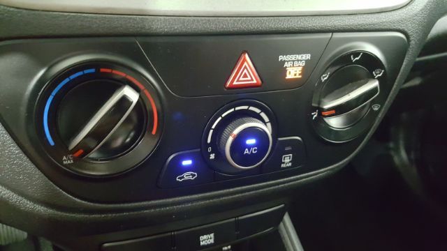 2019 Hyundai ACCENT SE 4-Door 6A | Garland, TX | Legend Motorcars Feed Account