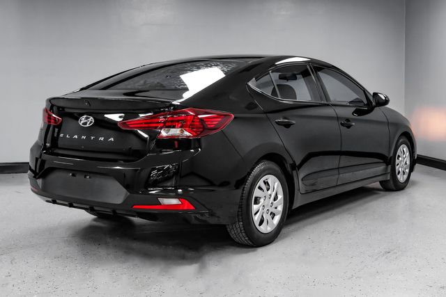 2019 Hyundai ELANTRA SE