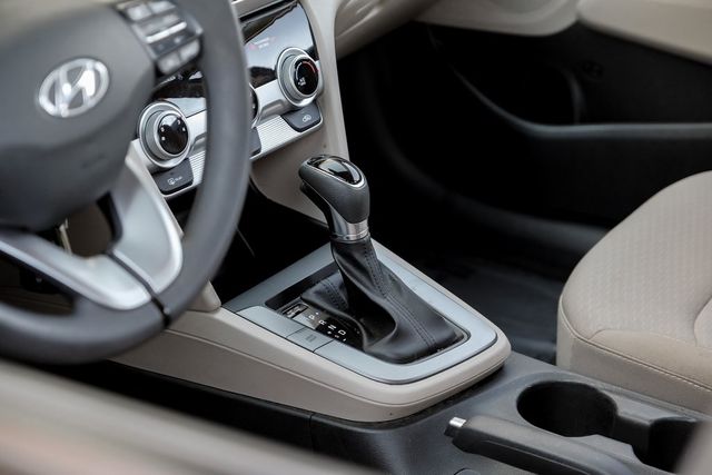 2019 Hyundai ELANTRA SEL Apple Car/Android Lane Departure Blind Spot XM 2019 Hyundai ELANTRA SEL Apple Car/Android Lane Departure Blind Spot XM