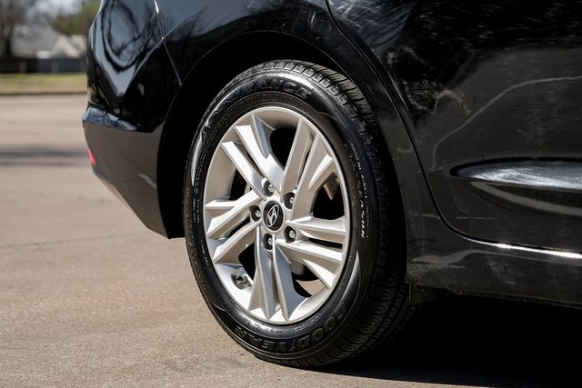 2019 Hyundai ELANTRA SEL Apple Car/Android Lane Departure Blind Spot XM 2019 Hyundai ELANTRA SEL Apple Car/Android Lane Departure Blind Spot XM