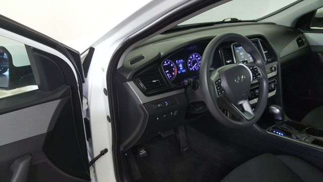 2019 Hyundai Sonata SE | Carrollton, TX | Legend Motorcars of Carrollton