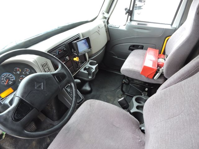 2019 International 4300  Non-CDL Box Truck 