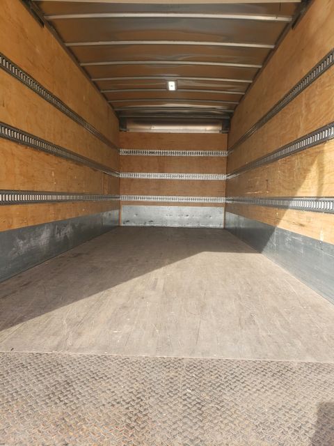 2019 Isuzu FTR 24' Box Truck W/ Liftgate | Irving, Texas | Lonestar Automart Inc. 2019 Isuzu FTR 24' Box Truck W/ Liftgate | Irving, Texas | Lonestar Automart Inc.