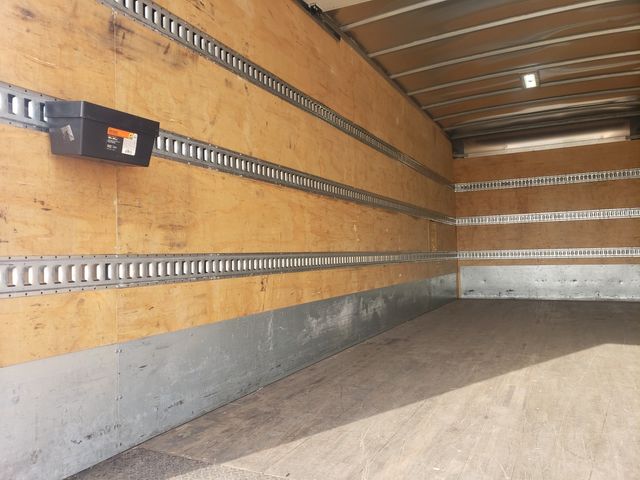 2019 Isuzu FTR 24' Box Truck W/ Liftgate | Irving, Texas | Lonestar Automart Inc. 2019 Isuzu FTR 24' Box Truck W/ Liftgate | Irving, Texas | Lonestar Automart Inc.