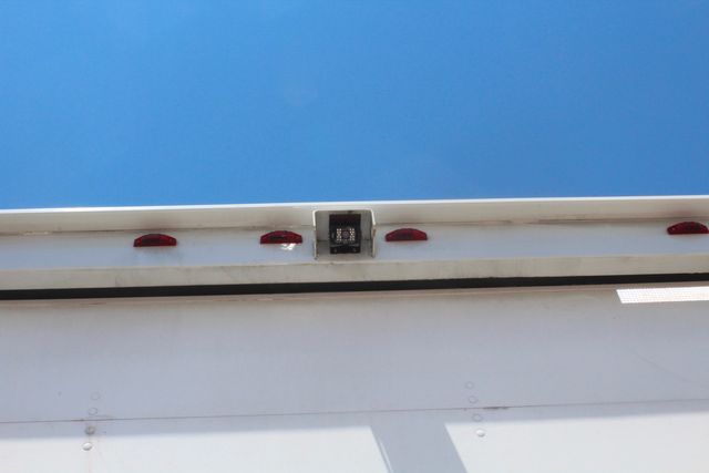 2019 ISUZU FTR  24' Box Truck W/ Liftgate