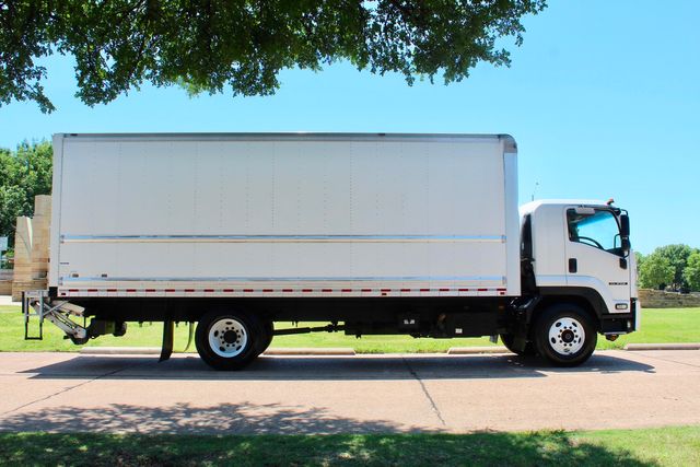 2019 ISUZU FTR  24' Box Truck W/ Liftgate