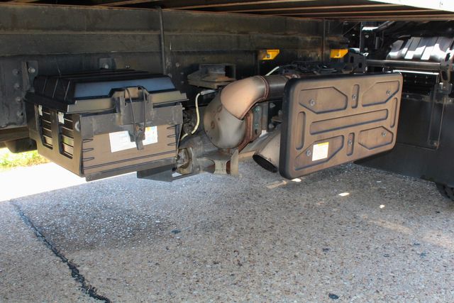 2019 ISUZU FTR  24' Box Truck W/ Liftgate