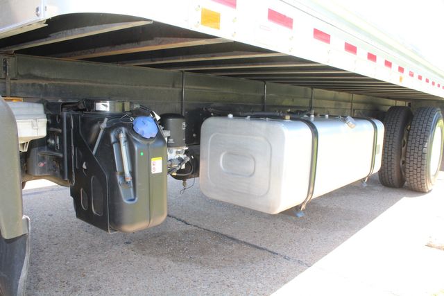 2019 ISUZU FTR  24' Box Truck W/ Liftgate