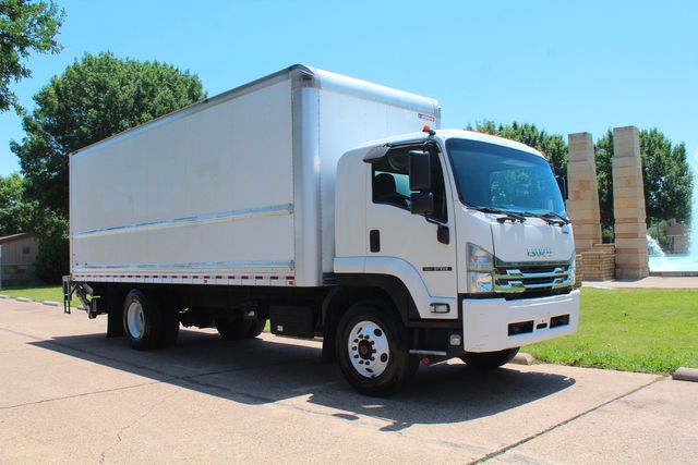 2019 ISUZU FTR  24' Box Truck W/ Liftgate