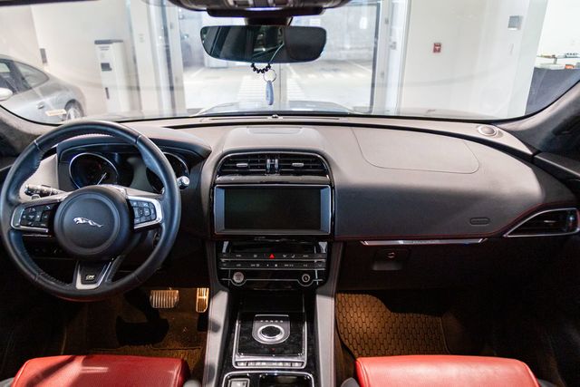 2019 Jaguar F-PACE 30t R-Sport