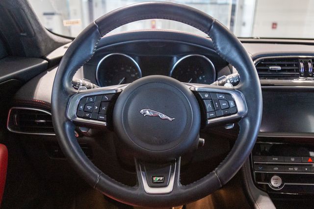 2019 Jaguar F-PACE 30t R-Sport