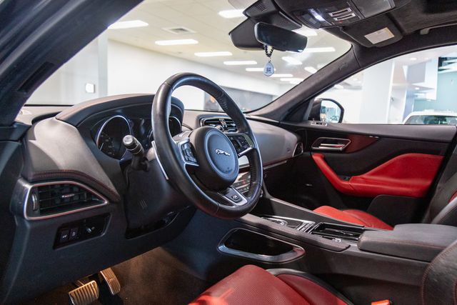 2019 Jaguar F-PACE 30t R-Sport